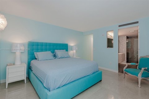 Condo in Miami Beach, Florida, 2 bedrooms  № 1128271 - photo 27