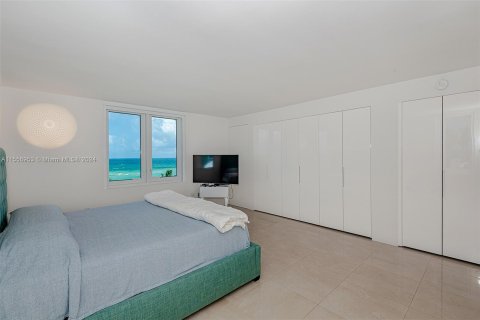 Condo in Miami Beach, Florida, 2 bedrooms  № 1128271 - photo 19