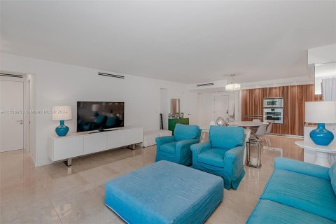 Condo in Miami Beach, Florida, 2 bedrooms  № 1128271 - photo 11