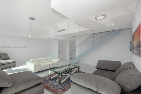 Condominio en venta en Miami, Florida, 3 dormitorios, 280.56 m2 № 1128272 - foto 23