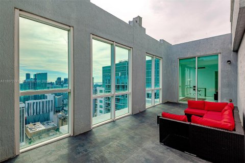 Condominio en venta en Miami, Florida, 3 dormitorios, 280.56 m2 № 1128272 - foto 19