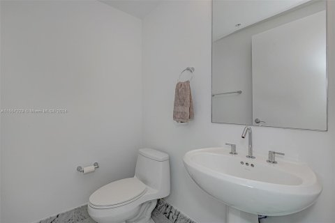 Condo in Miami, Florida, 3 bedrooms  № 1128272 - photo 30