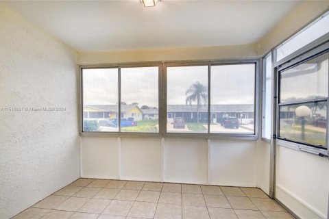 Villa ou maison à vendre à West Palm Beach, Floride: 2 chambres, 116.13 m2 № 953815 - photo 21