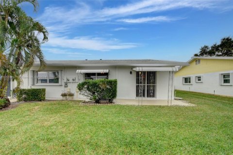 Villa ou maison à vendre à West Palm Beach, Floride: 2 chambres, 116.13 m2 № 953815 - photo 29