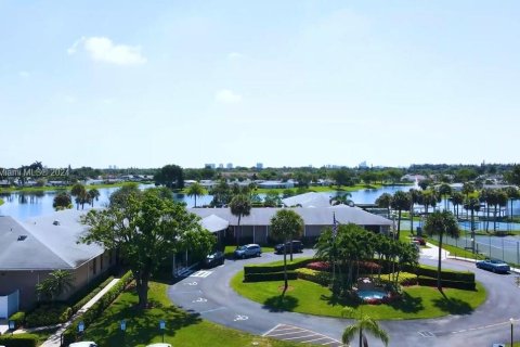 Villa ou maison à vendre à West Palm Beach, Floride: 2 chambres, 116.13 m2 № 953815 - photo 5