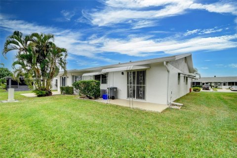 Villa ou maison à vendre à West Palm Beach, Floride: 2 chambres, 116.13 m2 № 953815 - photo 30