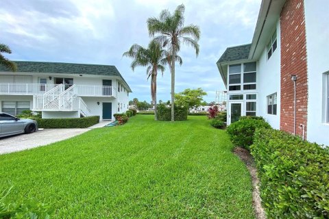Condominio en venta en Vero Beach, Florida, 2 dormitorios № 643886 - foto 2