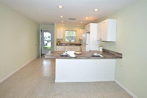 Condominio en venta en Vero Beach, Florida, 2 dormitorios № 643886 - foto 16