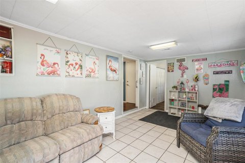 Casa en venta en Zephyrhills, Florida, 5 dormitorios, 157.75 m2 № 1414277 - foto 11