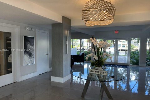 Condominio en venta en Pompano Beach, Florida, 2 dormitorios, 99.41 m2 № 1206884 - foto 11