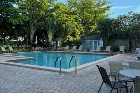 Condominio en venta en Pompano Beach, Florida, 2 dormitorios, 99.41 m2 № 1206884 - foto 16