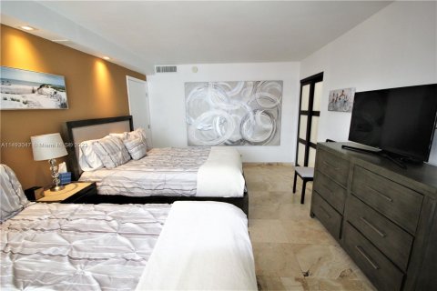 Condo in Miami Beach, Florida, 1 bedroom  № 862286 - photo 11