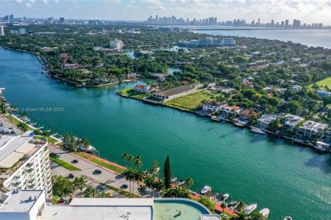 Condo in Miami Beach, Florida, 1 bedroom  № 862286 - photo 20