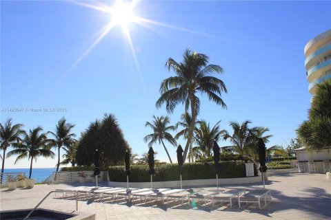 Condo in Miami Beach, Florida, 1 bedroom  № 862286 - photo 27