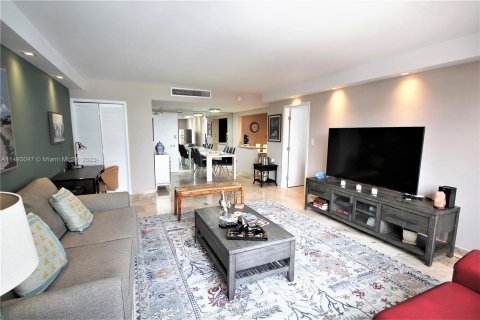 Condo in Miami Beach, Florida, 1 bedroom  № 862286 - photo 8