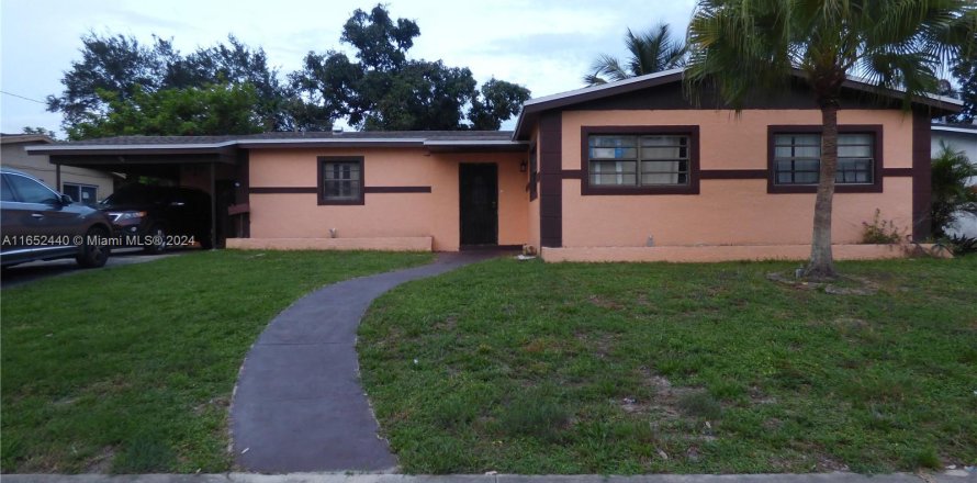 Villa ou maison à Miami Gardens, Floride 3 chambres, 145.02 m2 № 1345751