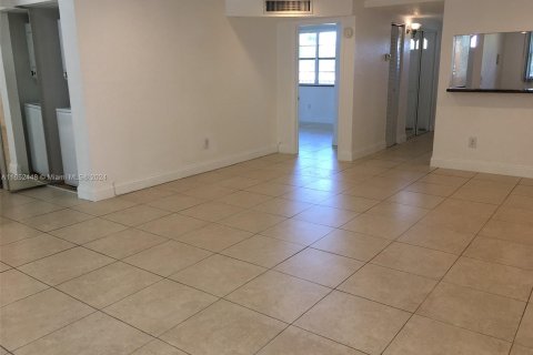 Copropriété à louer à Boca Raton, Floride: 2 chambres, 107.3 m2 № 1345753 - photo 3