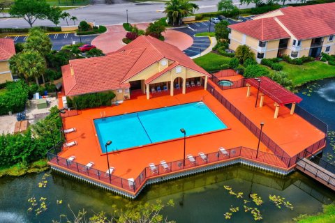 Condominio en venta en Coral Springs, Florida, 1 dormitorio, 72.84 m2 № 1091723 - foto 4