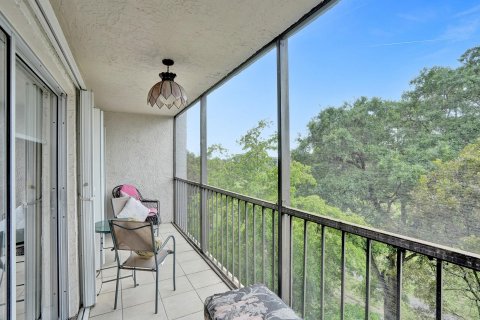 Condo in Lauderhill, Florida, 2 bedrooms  № 1091676 - photo 10