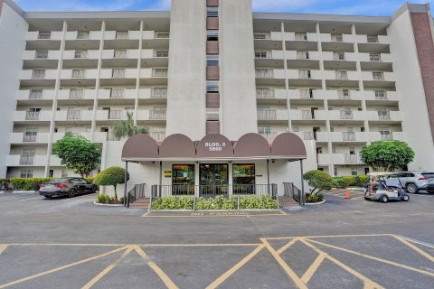 Condo in Lauderhill, Florida, 2 bedrooms  № 1091676 - photo 2