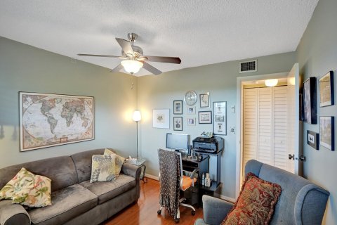 Condo in Lauderhill, Florida, 2 bedrooms  № 1091676 - photo 23