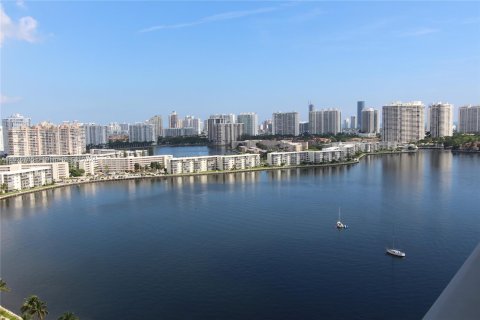 Condominio en venta en North Miami Beach, Florida, 2 dormitorios, 163.14 m2 № 1281040 - foto 21