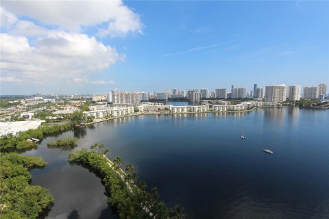 Condominio en venta en North Miami Beach, Florida, 2 dormitorios, 163.14 m2 № 1281040 - foto 30