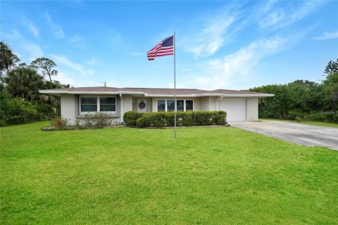 Villa ou maison à vendre à Port Charlotte, Floride: 3 chambres, 148.27 m2 № 1113973 - photo 1