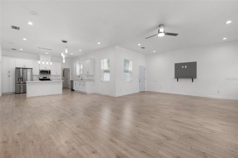 Casa en venta en Tampa, Florida, 3 dormitorios, 173.54 m2 № 1087011 - foto 3