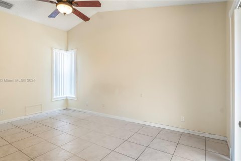 House in Coconut Creek, Florida 2 bedrooms, 102.75 sq.m. № 1135820 - photo 12