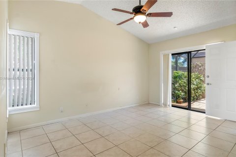 House in Coconut Creek, Florida 2 bedrooms, 102.75 sq.m. № 1135820 - photo 14