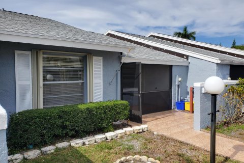 House in Lake Worth, Florida 2 bedrooms, 131.83 sq.m. № 1216185 - photo 20