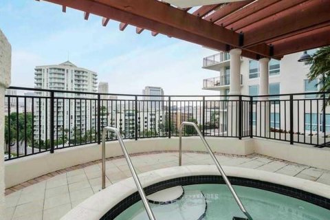 Condo in Fort Lauderdale, Florida, 2 bedrooms  № 1216222 - photo 5