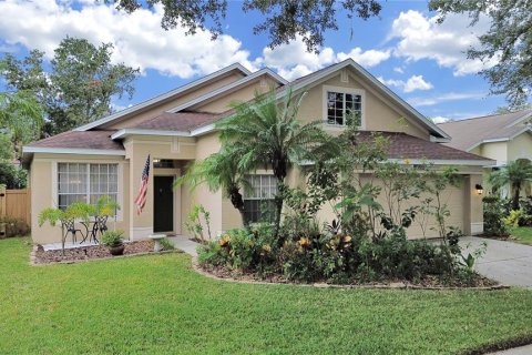 House in Tampa, Florida 4 bedrooms, 224.64 sq.m. № 1435775 - photo 1