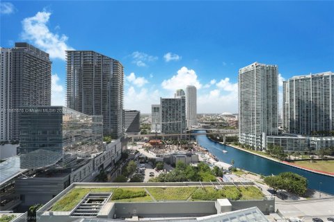 Condominio en venta en Miami, Florida, 1 dormitorio, 75.25 m2 № 1428524 - foto 1