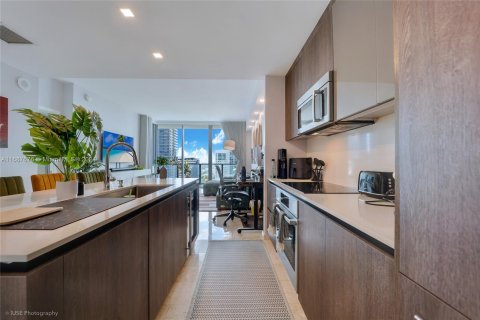 Condominio en venta en Miami, Florida, 1 dormitorio, 75.25 m2 № 1428524 - foto 6