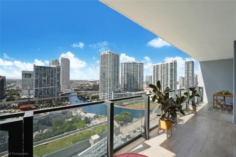 Condominio en venta en Miami, Florida, 1 dormitorio, 75.25 m2 № 1428524 - foto 17