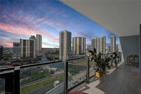 Condominio en venta en Miami, Florida, 1 dormitorio, 75.25 m2 № 1428524 - foto 18