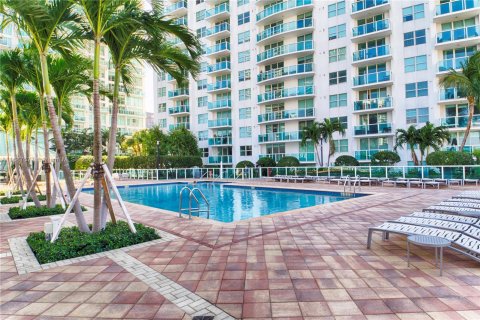 Condominio en venta en Miami, Florida, 2 dormitorios, 97.64 m2 № 1428525 - foto 2