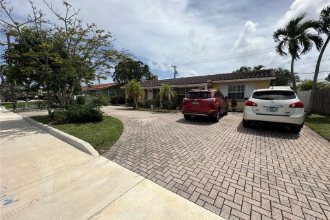 Casa en venta en Fort Lauderdale, Florida, 4 dormitorios, 179.58 m2 № 1352185 - foto 2