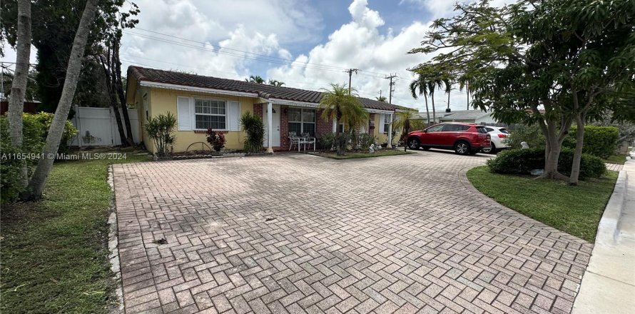 House in Fort Lauderdale, Florida 4 bedrooms, 179.58 sq.m. № 1352185