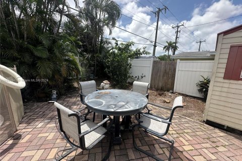 Casa en venta en Fort Lauderdale, Florida, 4 dormitorios, 179.58 m2 № 1352185 - foto 11