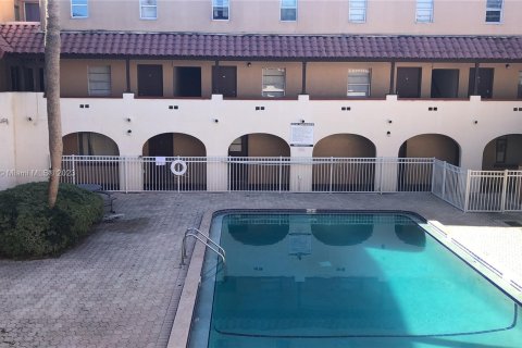 Condominio en venta en Gainesville, Florida, 4 dormitorios, 90.3 m2 № 550827 - foto 23