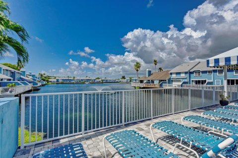 Townhouse in Jupiter, Florida 3 bedrooms, 152.82 sq.m. № 1221662 - photo 2