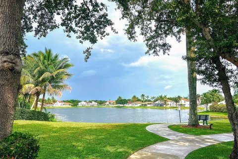 House in Fort Lauderdale, Florida 3 bedrooms, 172.05 sq.m. № 1221663 - photo 8