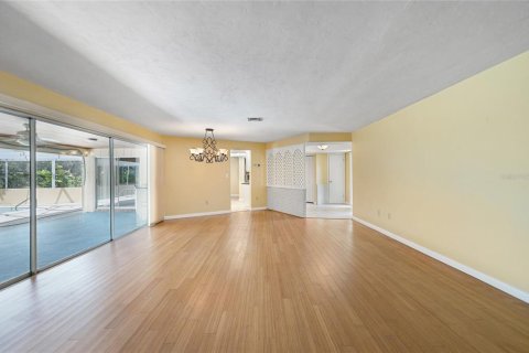 Villa ou maison à vendre à Port Charlotte, Floride: 4 chambres, 215.16 m2 № 1342271 - photo 4