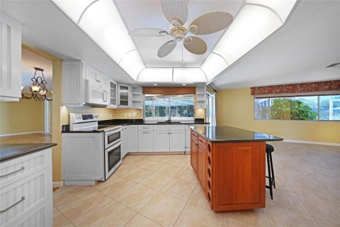 Villa ou maison à vendre à Port Charlotte, Floride: 4 chambres, 215.16 m2 № 1342271 - photo 26