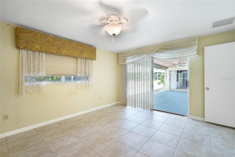 Villa ou maison à vendre à Port Charlotte, Floride: 4 chambres, 215.16 m2 № 1342271 - photo 15