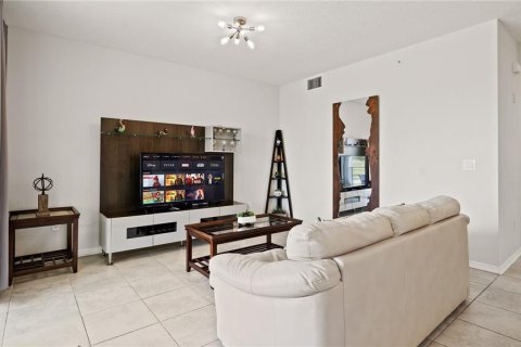 Copropriété à vendre à Kissimmee, Floride: 2 chambres, 110.18 m2 № 1342273 - photo 11