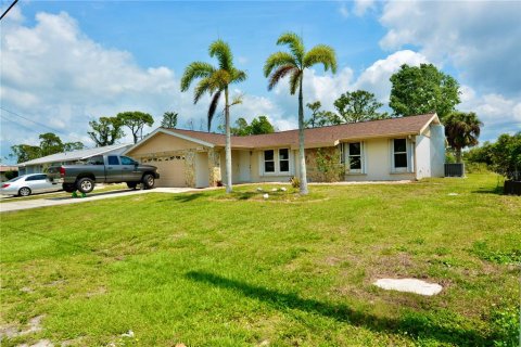 Villa ou maison à vendre à Port Charlotte, Floride: 3 chambres, 141.58 m2 № 1087763 - photo 2